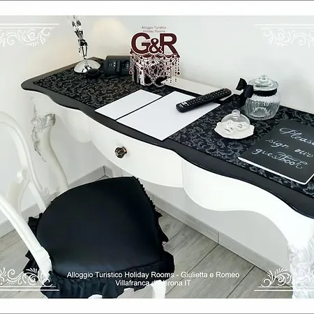 Alloggio Turistico Giulietta E Romeo - Intero Appartamento - Villafranca Di Verona, Zimmer, Holiday Rooms Esterno foto