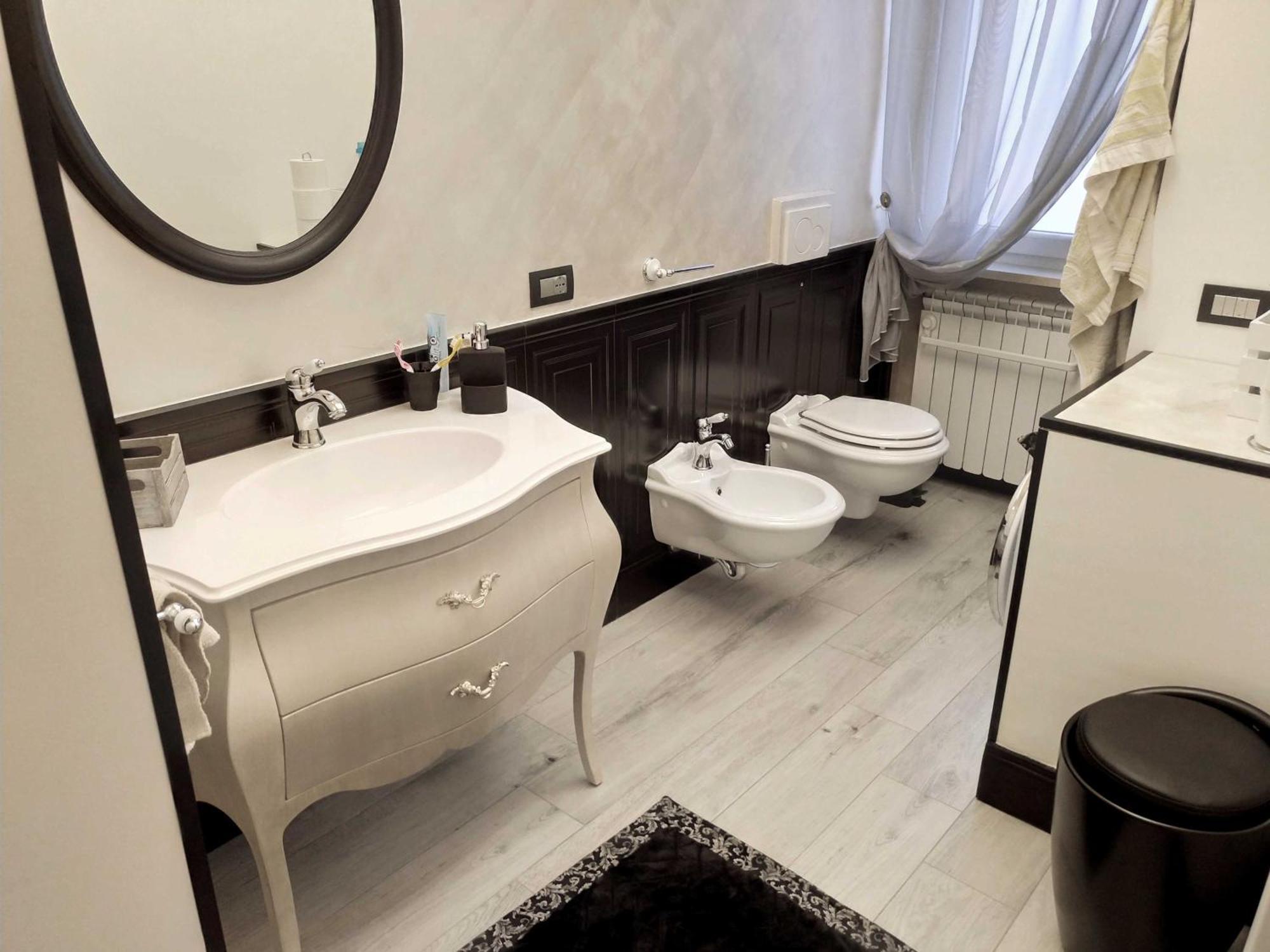 Turistico Giulietta E Romeo - Intero - Villafranca Di Verona, Zimmer, *